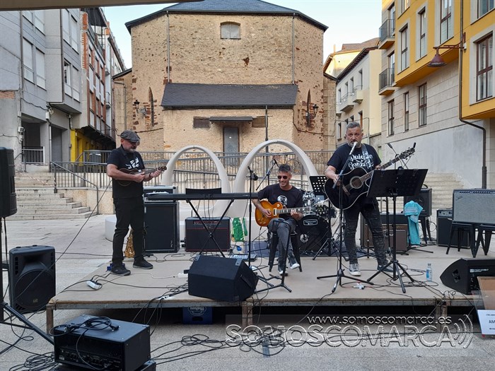 somoscomarca_obarco_bajo5_conciertos_amava_elpatiodeleni
 (4)