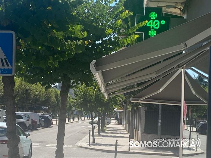 somoscomarca_barco_malecon_oladecalor_termometro_farmacia_20232206 (3)
