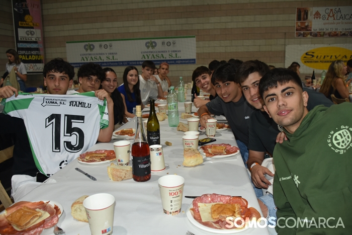somoscomarca_20240608_vilamartin_pabellon_cdcorgomo_cena_aficion (21)