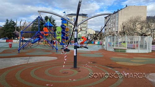 somoscomarca_20251103_obarco_parque_columpio_precintado14