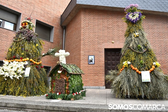 somoscomarca_20250501_obarco_plazaprincipe_mayos_coplas_puestosmercadillo (2)