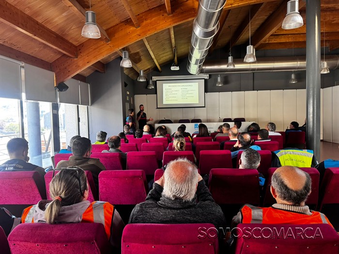 somoscomarca_20250515_obarco_concello_policialocal_jornada_cocheselectricos
