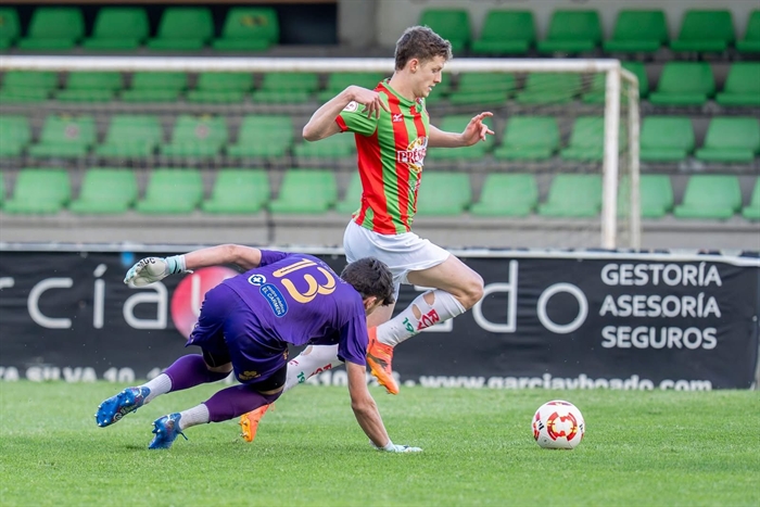 Vicente Cemin, durante un partido con el Racing Villalbés. Mundito Carballo (1)