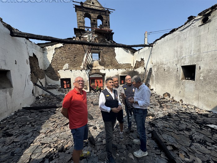 somoscomarca_20250821_OBARCO_incendio_fervenza_sanvicente_visita_delegado1208