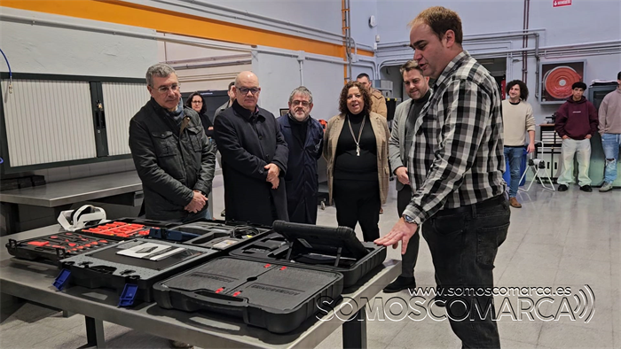 somoscomarca_20260116_obarco_ieslauroolmo_automocion_aulahibridovirtual_eladiosantos (5)