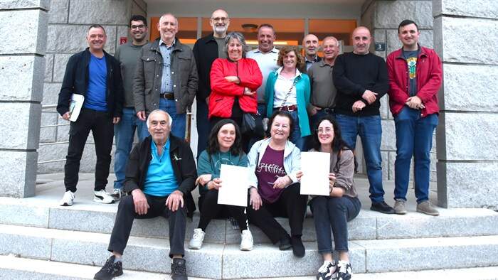 somoscomarca_Xose Manue Puga en Vilariño de Conso xunto a concelleiros de Vilariño de Conso e Viana do Bolo e veciñanza da comarca