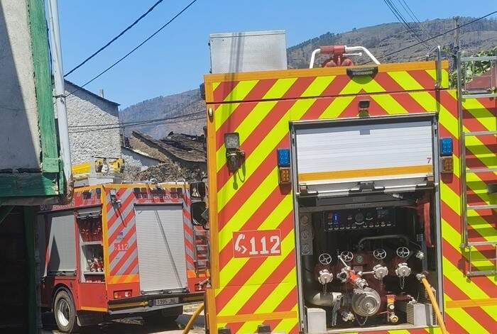 somoscomarca_arua_incendio_callecantalarana_palleirajpeg (1)