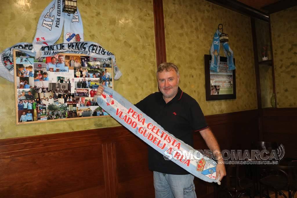 Alberto, presidente Peña Celtista Vlado Gudelj en A Rúa 