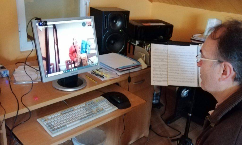 Manolo Prada en una de las clases durante el confinamiento