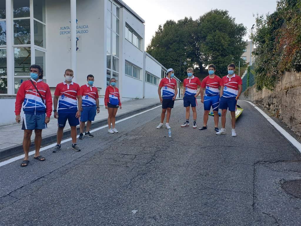 Palistas del Fluvial Barco que asistieron al Descenso Miño de Tui 2020